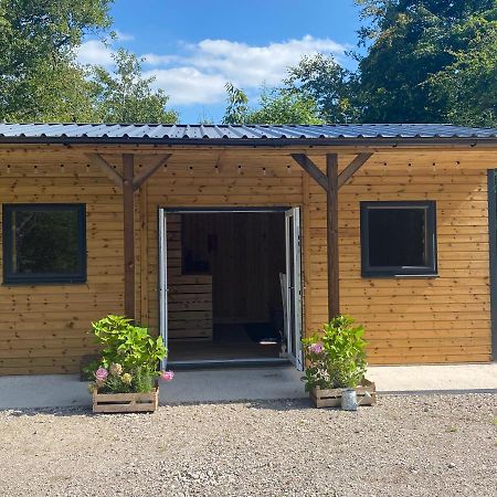Kingfisher Cabin - Wild Escapes Wrenbury Off Grid Glamping - Ages 12 And Over Baddiley ภายนอก รูปภาพ