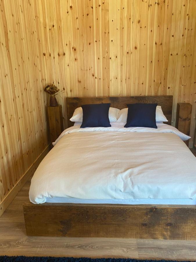 Kingfisher Cabin - Wild Escapes Wrenbury Off Grid Glamping - Ages 12 And Over Baddiley ภายนอก รูปภาพ