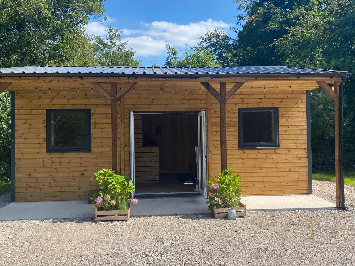 Kingfisher Cabin - Wild Escapes Wrenbury Off Grid Glamping - Ages 12 And Over Baddiley ภายนอก รูปภาพ