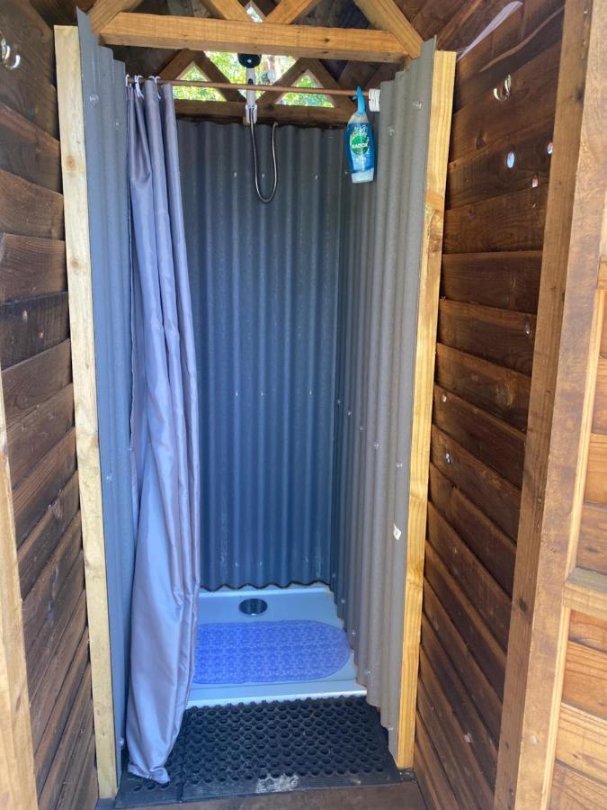 Kingfisher Cabin - Wild Escapes Wrenbury Off Grid Glamping - Ages 12 And Over Baddiley ภายนอก รูปภาพ