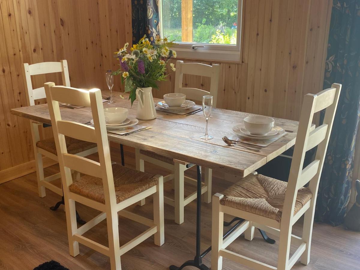 Kingfisher Cabin - Wild Escapes Wrenbury Off Grid Glamping - Ages 12 And Over Baddiley ภายนอก รูปภาพ