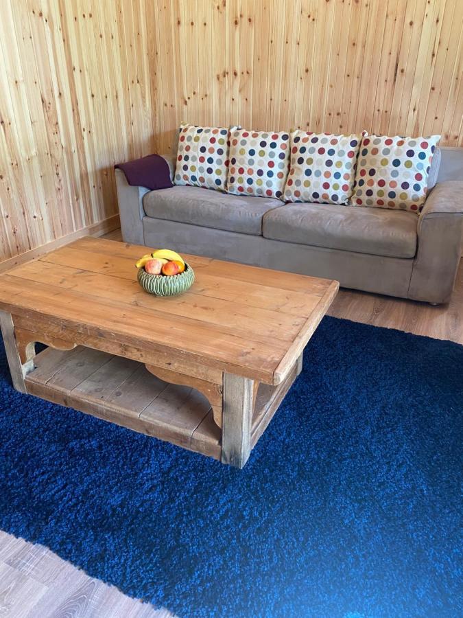 Kingfisher Cabin - Wild Escapes Wrenbury Off Grid Glamping - Ages 12 And Over Baddiley ภายนอก รูปภาพ