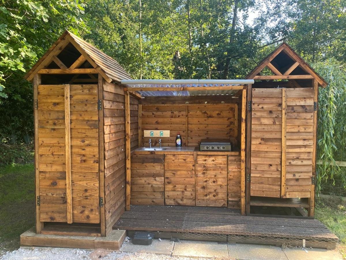 Kingfisher Cabin - Wild Escapes Wrenbury Off Grid Glamping - Ages 12 And Over Baddiley ภายนอก รูปภาพ